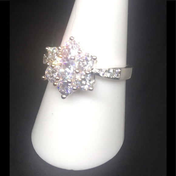 Unique Sparkling Snowflake/ 6 Point Star SetW/  White Sapphire Gems Ring - Picture 5 of 5